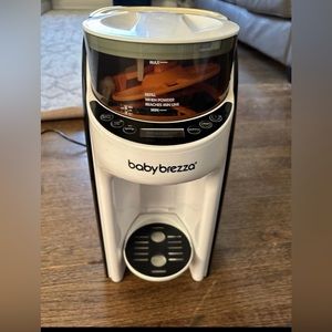 Baby Brezza advanced formula pro